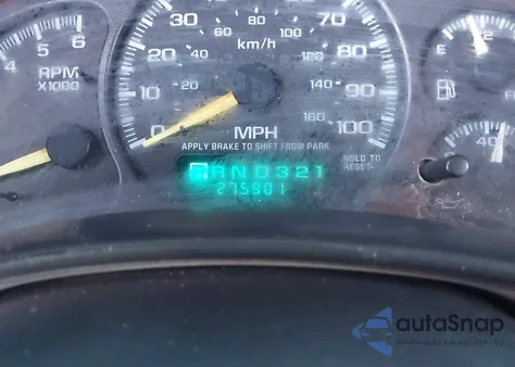 2000 Chevrolet Silverado 1500 Ls z USA, uszkodzony, nr VIN 2GCEC19T8Y1323678